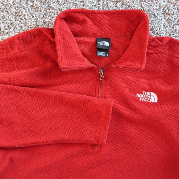 The North Face Men 1/4 Zip Fleece Lightweight Pullover Sweater Red  Men XL Soft - Picture 1 of 7